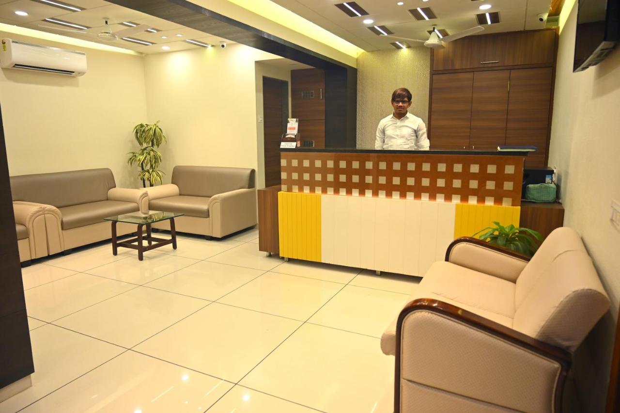 Hotel Aaram Umargām Esterno foto